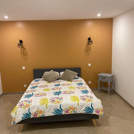 Apparemment T3 dans une villa neuf . Drap Extérieur photo