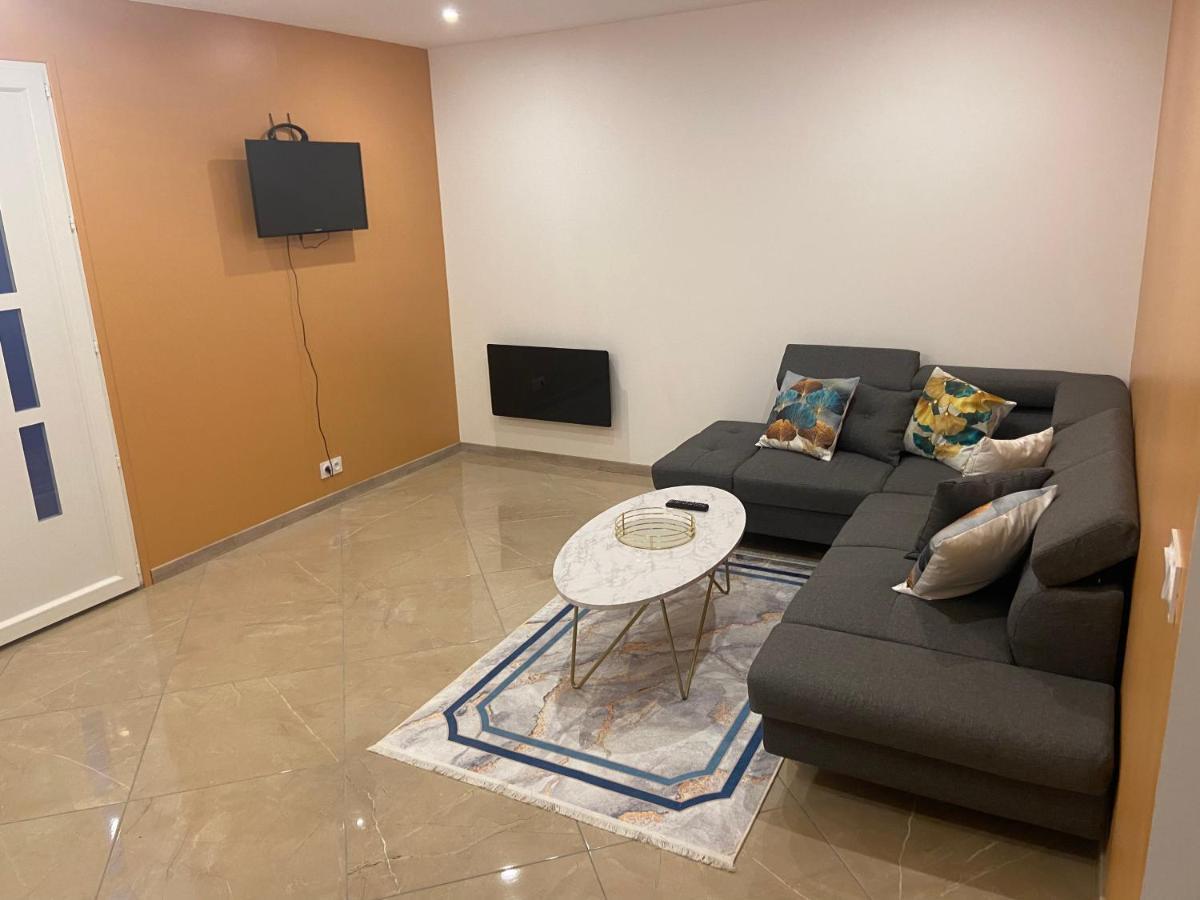 Apparemment T3 dans une villa neuf . Drap Extérieur photo